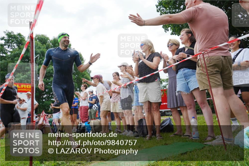 21.06.2026 - 29. Vierlanden-Triathlon LAZAROV Photography http://msf.ph/oto/9840757 21.06.2026 10:55:50 Schwimmen 637, 663, 739, 742, 753 meine-sportfotos.de