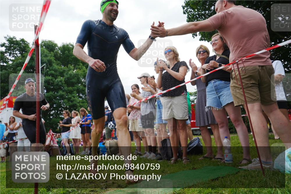 21.06.2026 - 29. Vierlanden-Triathlon LAZAROV Photography http://msf.ph/oto/9840759 21.06.2026 10:55:50 Schwimmen 637, 663, 739, 742, 753 meine-sportfotos.de