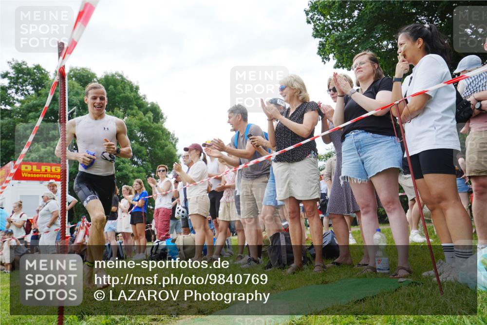 21.06.2026 - 29. Vierlanden-Triathlon LAZAROV Photography http://msf.ph/oto/9840769 21.06.2026 10:57:11 Schwimmen 726 meine-sportfotos.de