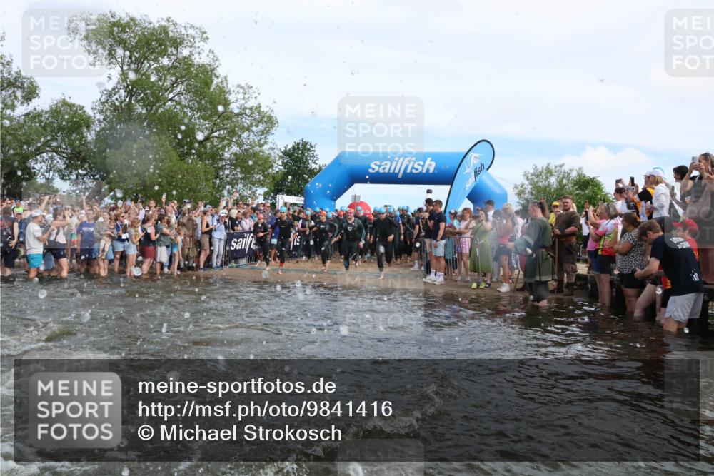 21.06.2026 - Viking Triathlon Michael Strokosch http://msf.ph/oto/9841416 21.06.2026 10:00:25 Schwimmen 1, 2, 4, 7, 8, 9, 10, 19, 21, 29, 103, 189, 517, 547, 575, 610, 637, 669 meine-sportfotos.de