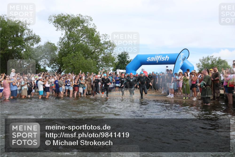 21.06.2026 - Viking Triathlon Michael Strokosch http://msf.ph/oto/9841419 21.06.2026 10:00:26 Schwimmen 1, 2, 4, 7, 8, 9, 10, 19, 21, 29, 103, 189, 517, 547, 575, 610, 637, 669 meine-sportfotos.de