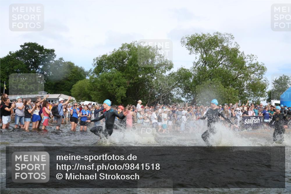 21.06.2026 - Viking Triathlon Michael Strokosch http://msf.ph/oto/9841518 21.06.2026 10:00:48 Schwimmen 27, 42, 46, 98, 119, 176, 371, 426, 441, 466, 565, 569, 643 meine-sportfotos.de