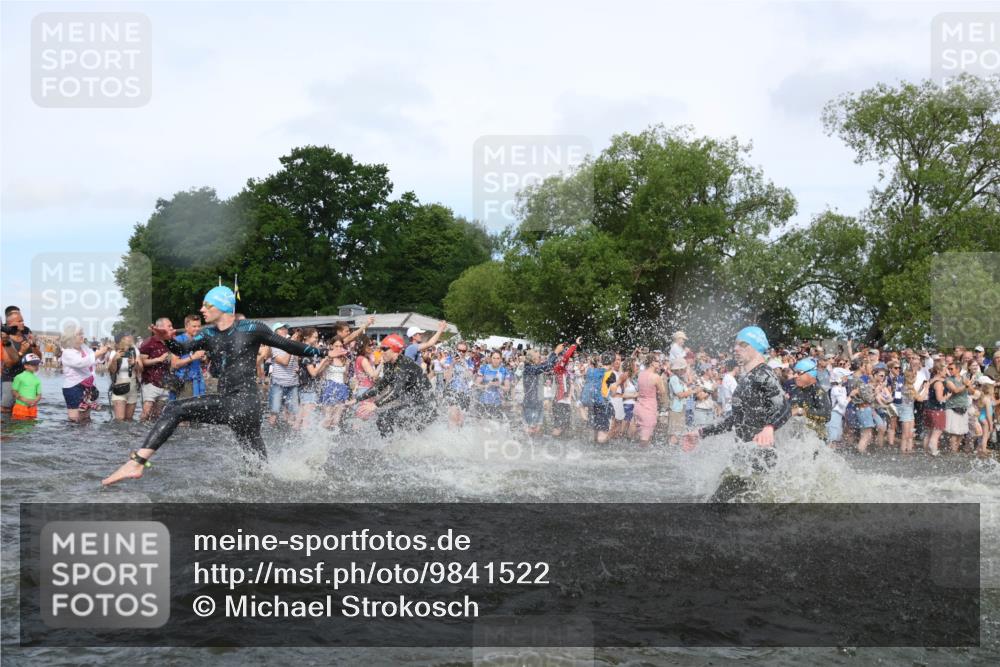 21.06.2026 - Viking Triathlon Michael Strokosch http://msf.ph/oto/9841522 21.06.2026 10:00:48 Schwimmen 27, 42, 46, 98, 119, 176, 371, 426, 441, 466, 565, 569, 643 meine-sportfotos.de