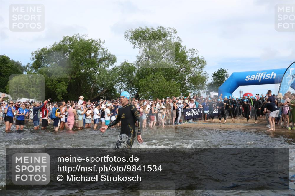 21.06.2026 - Viking Triathlon Michael Strokosch http://msf.ph/oto/9841534 21.06.2026 10:00:50 Schwimmen 27, 42, 46, 74, 98, 119, 176, 218, 371, 426, 441, 466, 565, 569, 643 meine-sportfotos.de