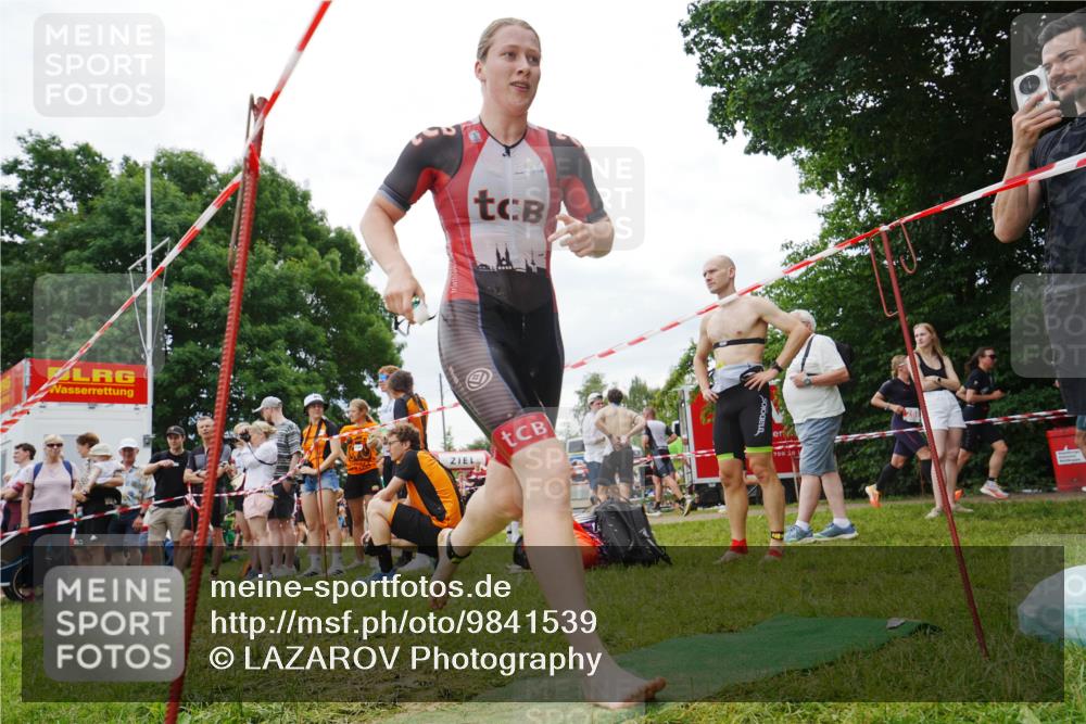 21.06.2026 - 29. Vierlanden-Triathlon LAZAROV Photography http://msf.ph/oto/9841539 21.06.2026 12:27:41 Schwimmen 996, 998, 1001, 1002, 1003, 1007 meine-sportfotos.de