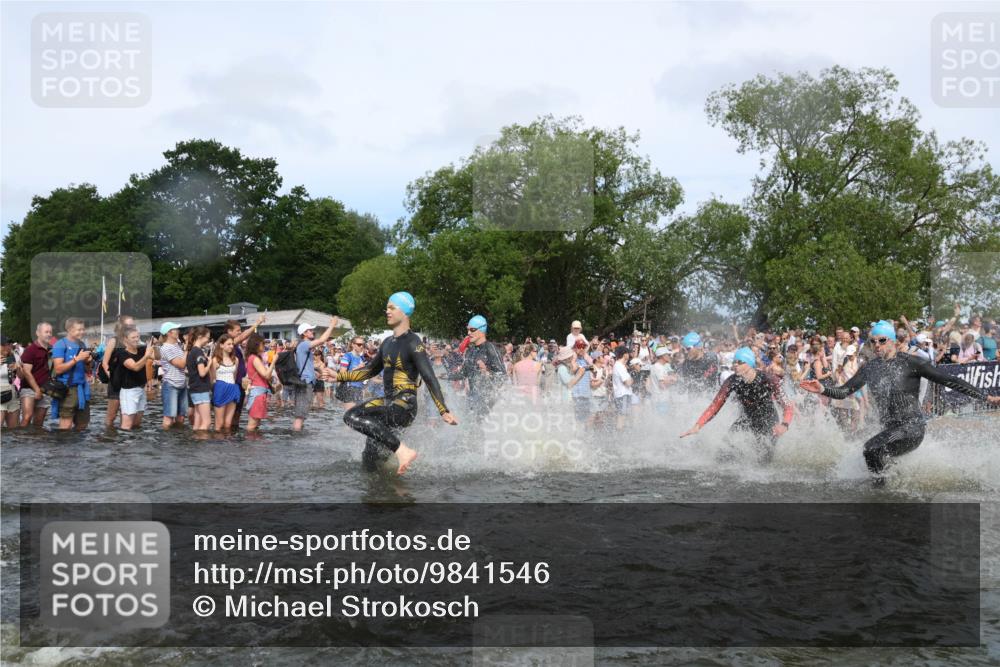 21.06.2026 - Viking Triathlon Michael Strokosch http://msf.ph/oto/9841546 21.06.2026 10:00:53 Schwimmen 27, 42, 46, 74, 98, 119, 176, 218, 371, 426, 441, 454, 466, 565, 569, 640, 643 meine-sportfotos.de
