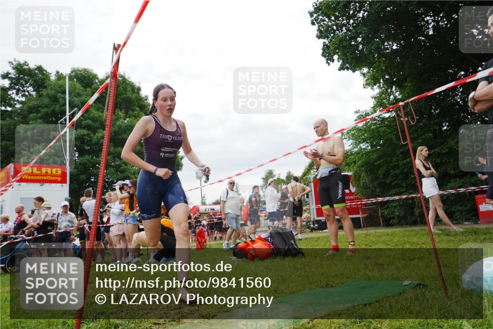 21.06.2026 - 29. Vierlanden-Triathlon LAZAROV Photography http://msf.ph/oto/9841560 21.06.2026 12:28:34 Schwimmen 982, 985, 1009 meine-sportfotos.de