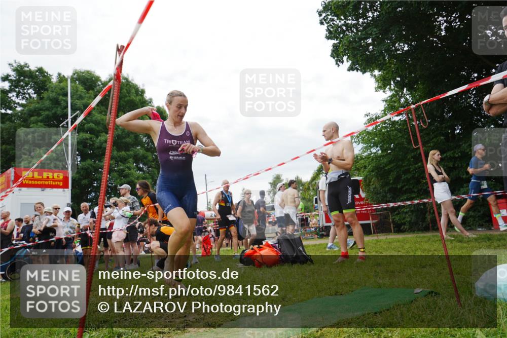 21.06.2026 - 29. Vierlanden-Triathlon LAZAROV Photography http://msf.ph/oto/9841562 21.06.2026 12:28:38 Schwimmen 982, 985, 997, 1009 meine-sportfotos.de