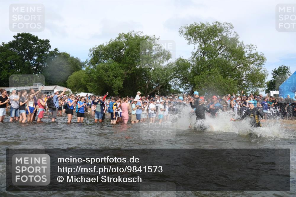 21.06.2026 - Viking Triathlon Michael Strokosch http://msf.ph/oto/9841573 21.06.2026 10:00:57 Schwimmen 17, 27, 42, 74, 98, 119, 218, 454, 466, 506, 565, 569, 623, 640, 643 meine-sportfotos.de