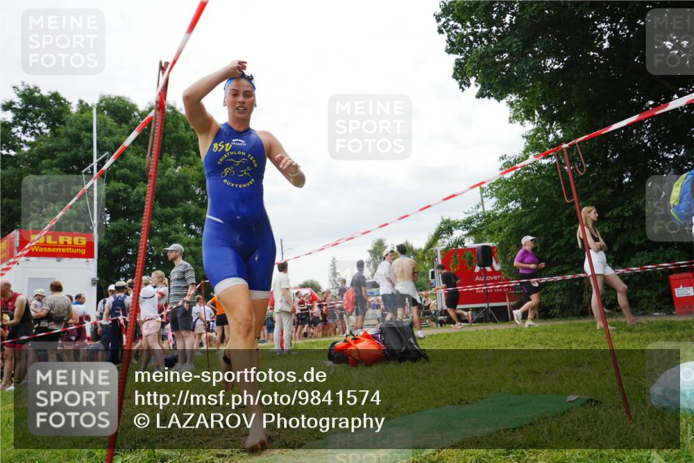 21.06.2026 - 29. Vierlanden-Triathlon LAZAROV Photography http://msf.ph/oto/9841574 21.06.2026 12:29:47 Schwimmen 1012 meine-sportfotos.de