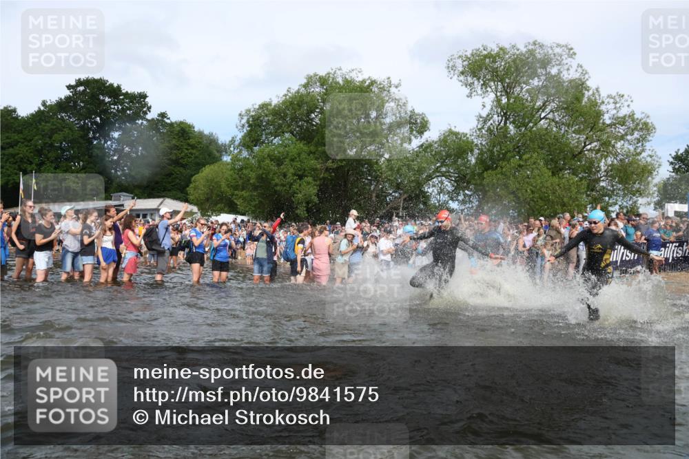 21.06.2026 - Viking Triathlon Michael Strokosch http://msf.ph/oto/9841575 21.06.2026 10:00:58 Schwimmen 14, 17, 27, 42, 74, 98, 180, 218, 249, 454, 466, 506, 565, 569, 623, 640 meine-sportfotos.de