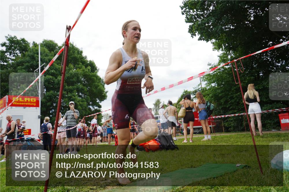 21.06.2026 - 29. Vierlanden-Triathlon LAZAROV Photography http://msf.ph/oto/9841583 21.06.2026 12:30:39 Schwimmen 1020 meine-sportfotos.de