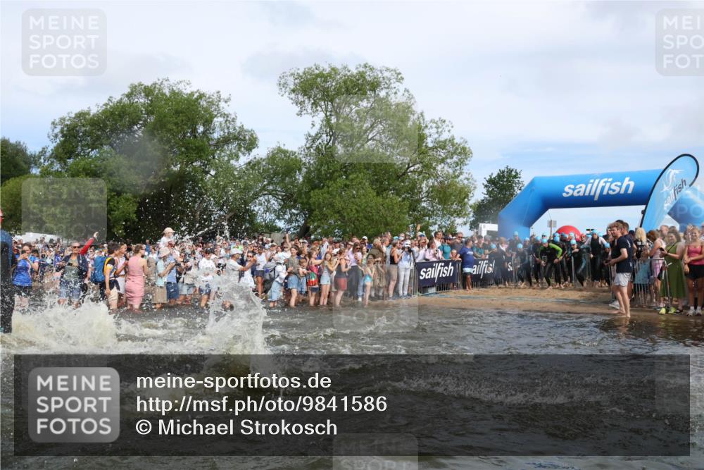 21.06.2026 - Viking Triathlon Michael Strokosch http://msf.ph/oto/9841586 21.06.2026 10:00:59 Schwimmen 14, 17, 27, 42, 74, 98, 180, 218, 249, 337, 454, 506, 527, 623, 640 meine-sportfotos.de