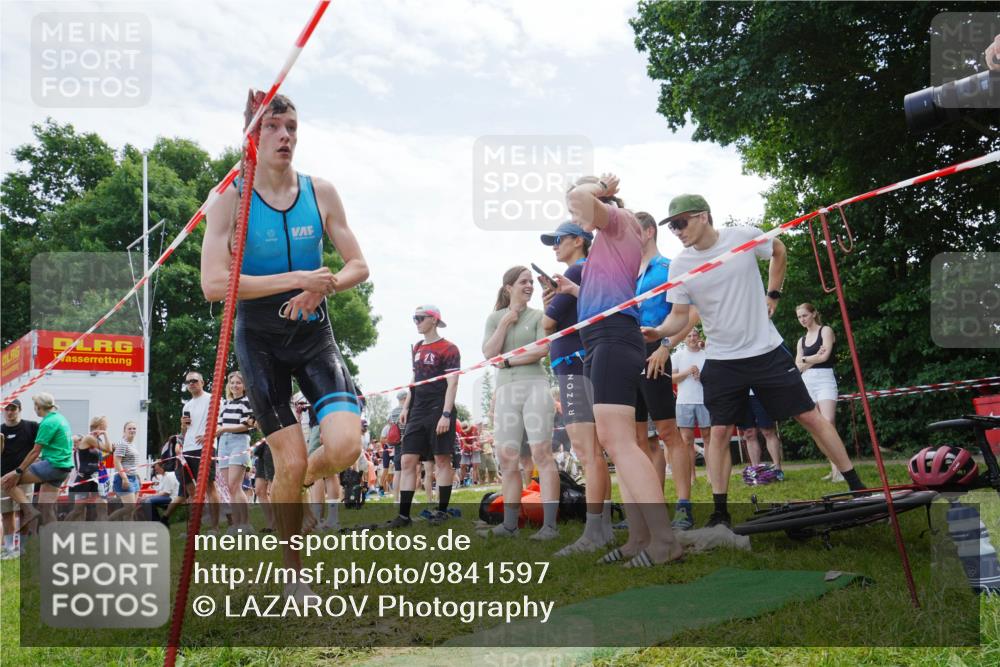 21.06.2026 - 29. Vierlanden-Triathlon LAZAROV Photography http://msf.ph/oto/9841597 21.06.2026 12:57:32 Schwimmen 1052, 1056 meine-sportfotos.de