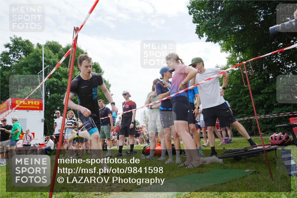 21.06.2026 - 29. Vierlanden-Triathlon LAZAROV Photography http://msf.ph/oto/9841598 21.06.2026 12:57:34 Schwimmen 1052, 1056 meine-sportfotos.de