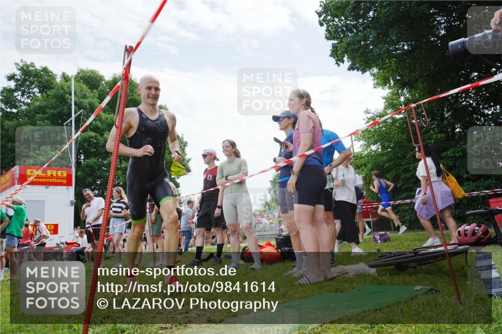 21.06.2026 - 29. Vierlanden-Triathlon LAZAROV Photography http://msf.ph/oto/9841614 21.06.2026 12:58:33 Schwimmen 1026, 1028, 1033 meine-sportfotos.de