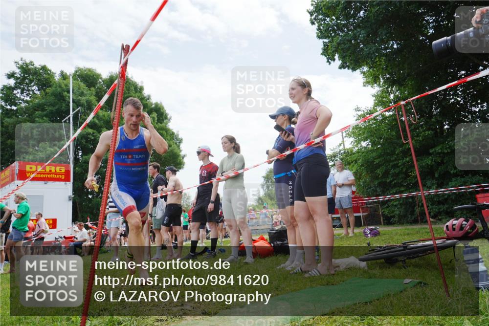 21.06.2026 - 29. Vierlanden-Triathlon LAZAROV Photography http://msf.ph/oto/9841620 21.06.2026 12:58:46 Schwimmen 1027, 1044, 1059, 1066 meine-sportfotos.de