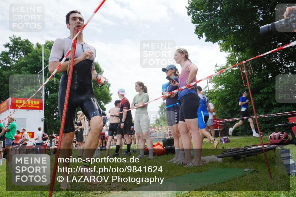 21.06.2026 - 29. Vierlanden-Triathlon LAZAROV Photography http://msf.ph/oto/9841624 21.06.2026 12:58:49 Schwimmen 1027, 1044, 1059, 1066 meine-sportfotos.de