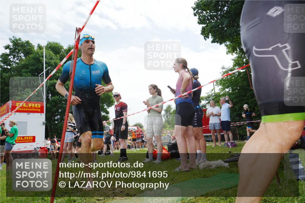 21.06.2026 - 29. Vierlanden-Triathlon LAZAROV Photography http://msf.ph/oto/9841695 21.06.2026 13:00:45 Schwimmen 1031, 1054, 1078 meine-sportfotos.de