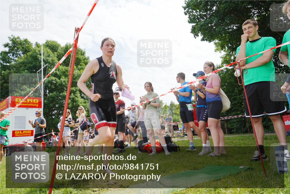 21.06.2026 - 29. Vierlanden-Triathlon LAZAROV Photography http://msf.ph/oto/9841751 21.06.2026 13:09:04 Schwimmen 1103, 1121 meine-sportfotos.de