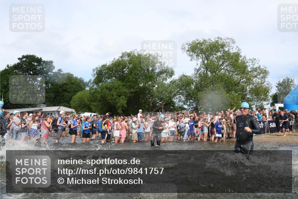 21.06.2026 - Viking Triathlon Michael Strokosch http://msf.ph/oto/9841757 21.06.2026 10:01:30 Schwimmen 13, 26, 28, 51, 62, 145, 300, 311, 359, 500, 551, 568, 576, 627, 665 meine-sportfotos.de