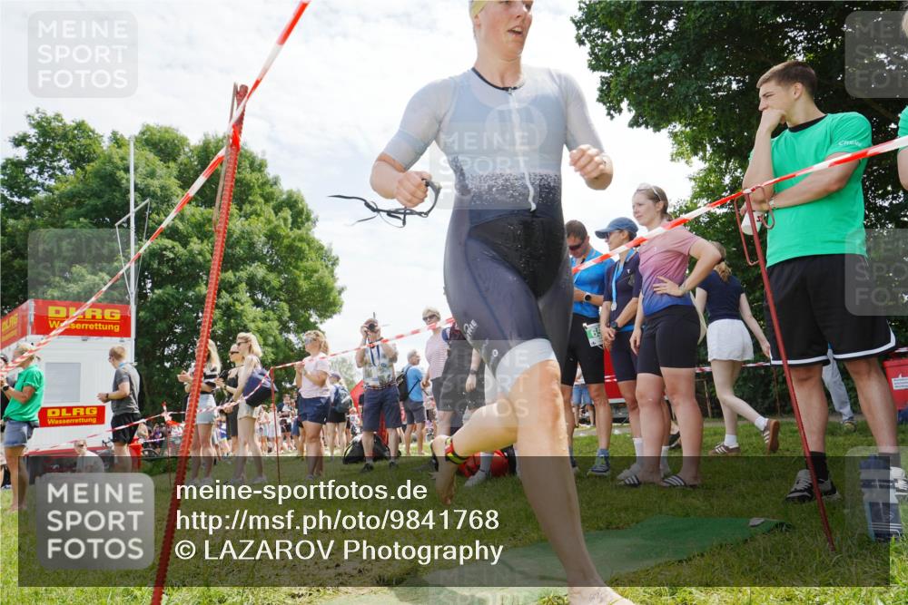 21.06.2026 - 29. Vierlanden-Triathlon LAZAROV Photography http://msf.ph/oto/9841768 21.06.2026 13:09:53 Schwimmen 1110, 1126, 1129, 1131, 1138, 1147 meine-sportfotos.de