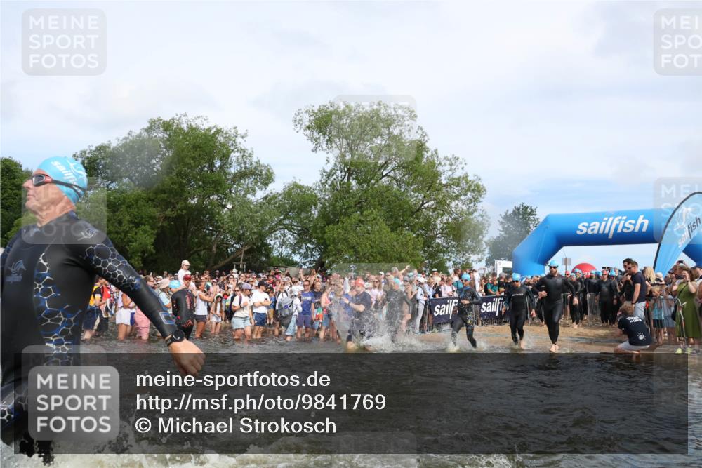 21.06.2026 - Viking Triathlon Michael Strokosch http://msf.ph/oto/9841769 21.06.2026 10:01:32 Schwimmen 13, 26, 28, 51, 62, 145, 300, 311, 359, 500, 551, 568, 576, 627, 665 meine-sportfotos.de