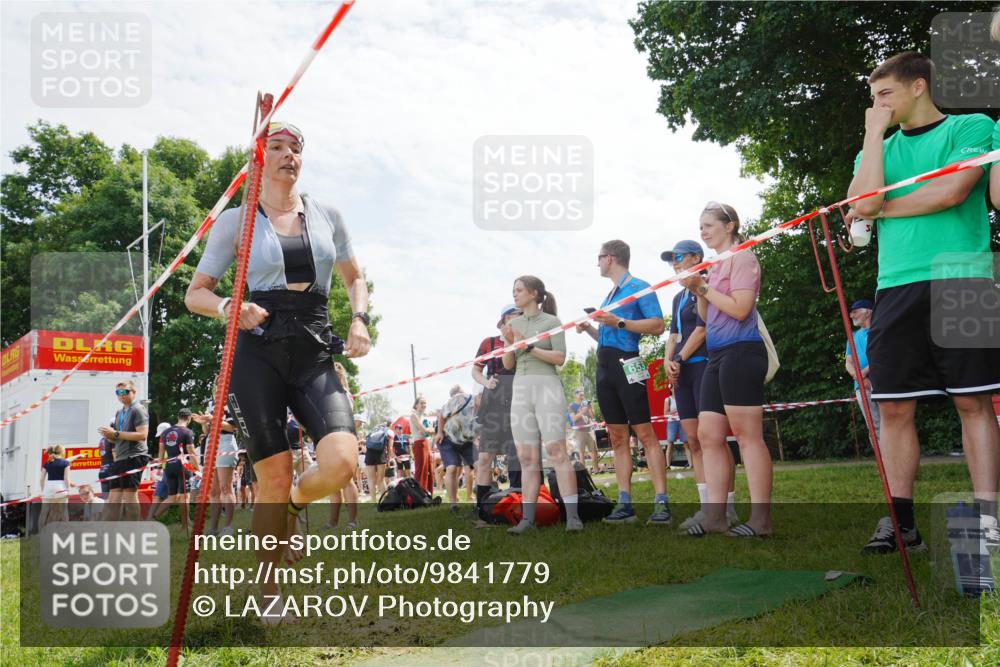 21.06.2026 - 29. Vierlanden-Triathlon LAZAROV Photography http://msf.ph/oto/9841779 21.06.2026 13:10:11 Schwimmen 1123, 1134, 1148 meine-sportfotos.de