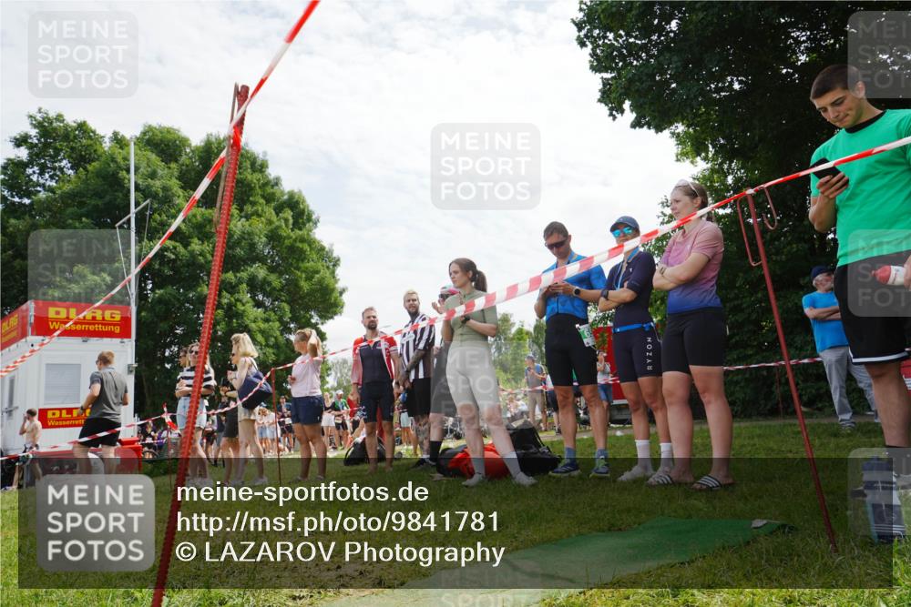 21.06.2026 - 29. Vierlanden-Triathlon LAZAROV Photography http://msf.ph/oto/9841781 21.06.2026 13:10:53 Schwimmen 1113, 1124, 1149 meine-sportfotos.de