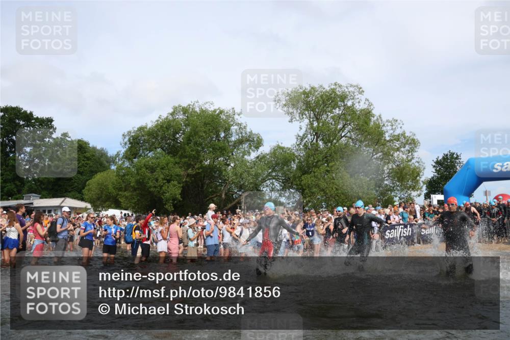 21.06.2026 - Viking Triathlon Michael Strokosch http://msf.ph/oto/9841856 21.06.2026 10:01:48 Schwimmen 38, 194, 265, 285, 332, 343, 391, 432, 543, 621, 644, 664 meine-sportfotos.de
