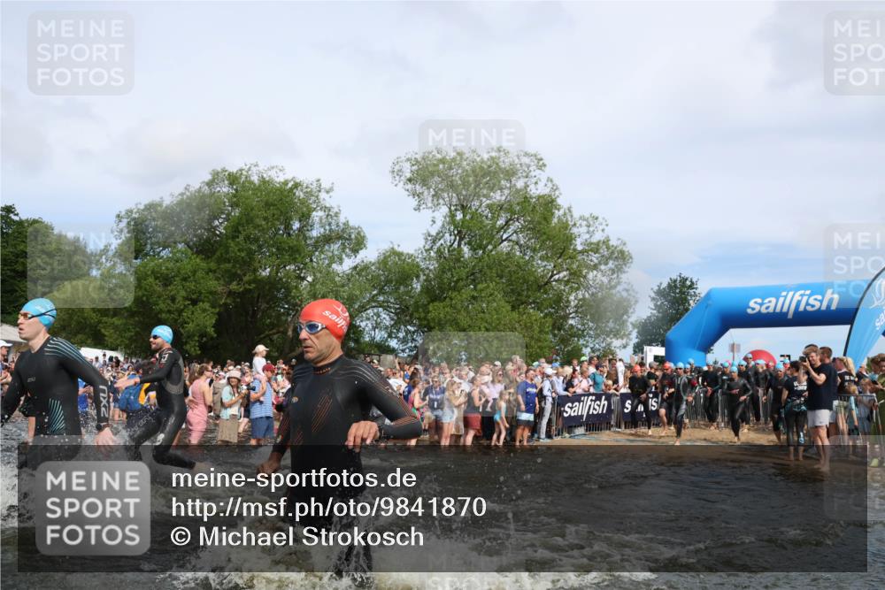 21.06.2026 - Viking Triathlon Michael Strokosch http://msf.ph/oto/9841870 21.06.2026 10:01:50 Schwimmen 30, 38, 194, 238, 265, 285, 332, 343, 391, 432, 543, 621, 644, 648, 664 meine-sportfotos.de