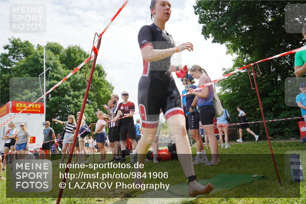 21.06.2026 - 29. Vierlanden-Triathlon LAZAROV Photography http://msf.ph/oto/9841906 21.06.2026 13:12:30 Schwimmen 1107, 1112, 1163 meine-sportfotos.de