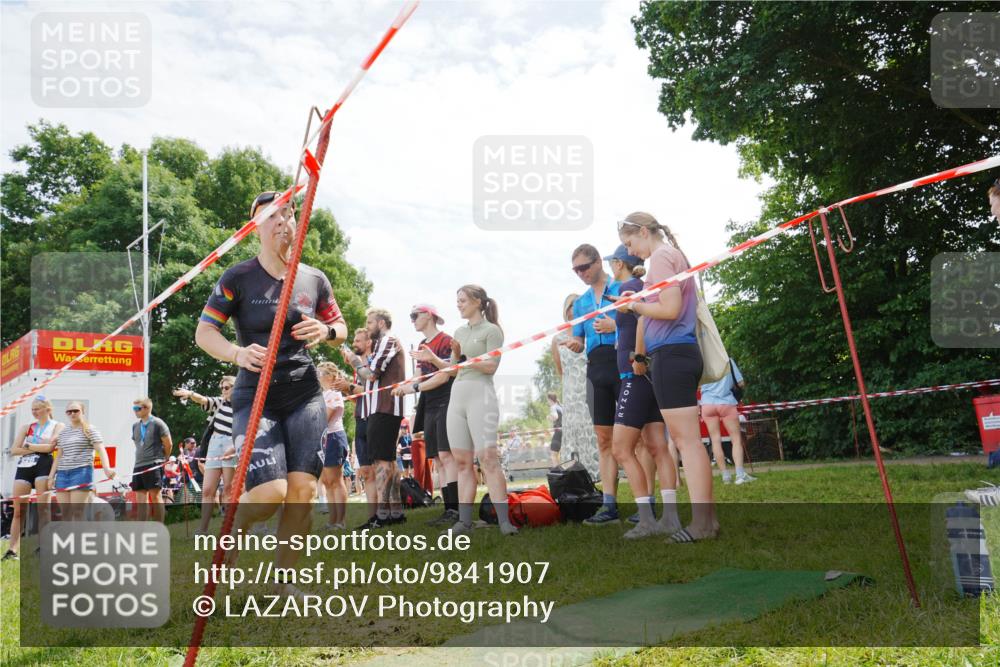 21.06.2026 - 29. Vierlanden-Triathlon LAZAROV Photography http://msf.ph/oto/9841907 21.06.2026 13:12:31 Schwimmen 1107, 1112, 1163 meine-sportfotos.de