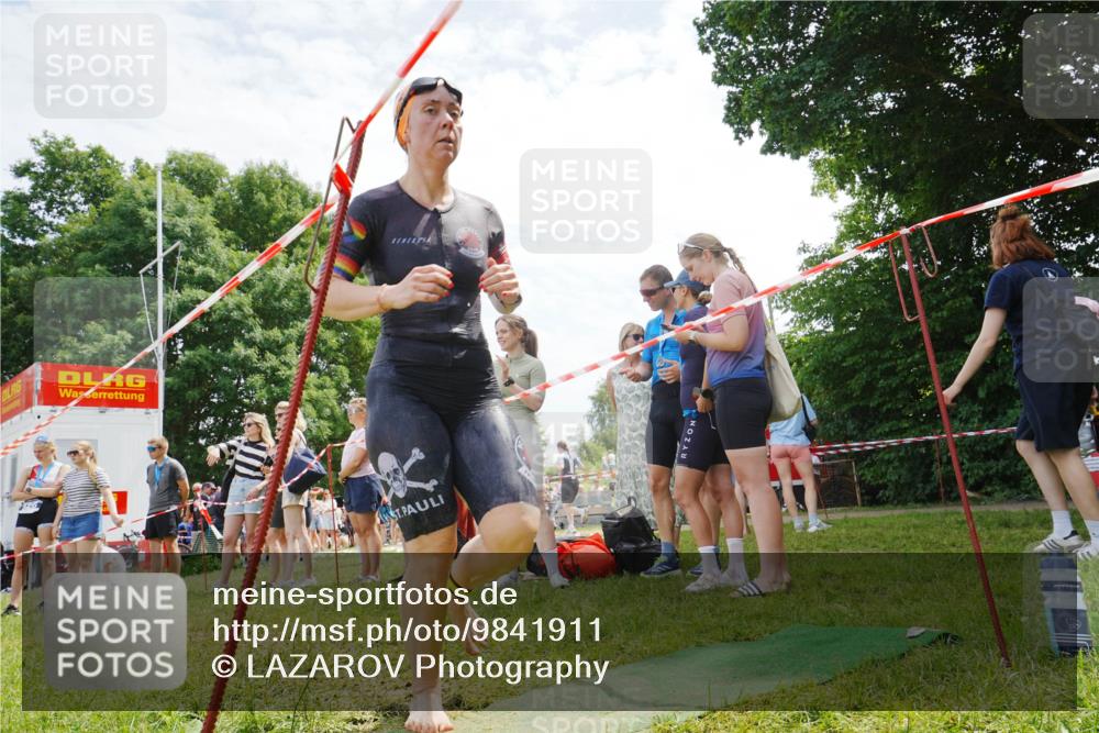 21.06.2026 - 29. Vierlanden-Triathlon LAZAROV Photography http://msf.ph/oto/9841911 21.06.2026 13:12:32 Schwimmen 1107, 1112, 1163 meine-sportfotos.de