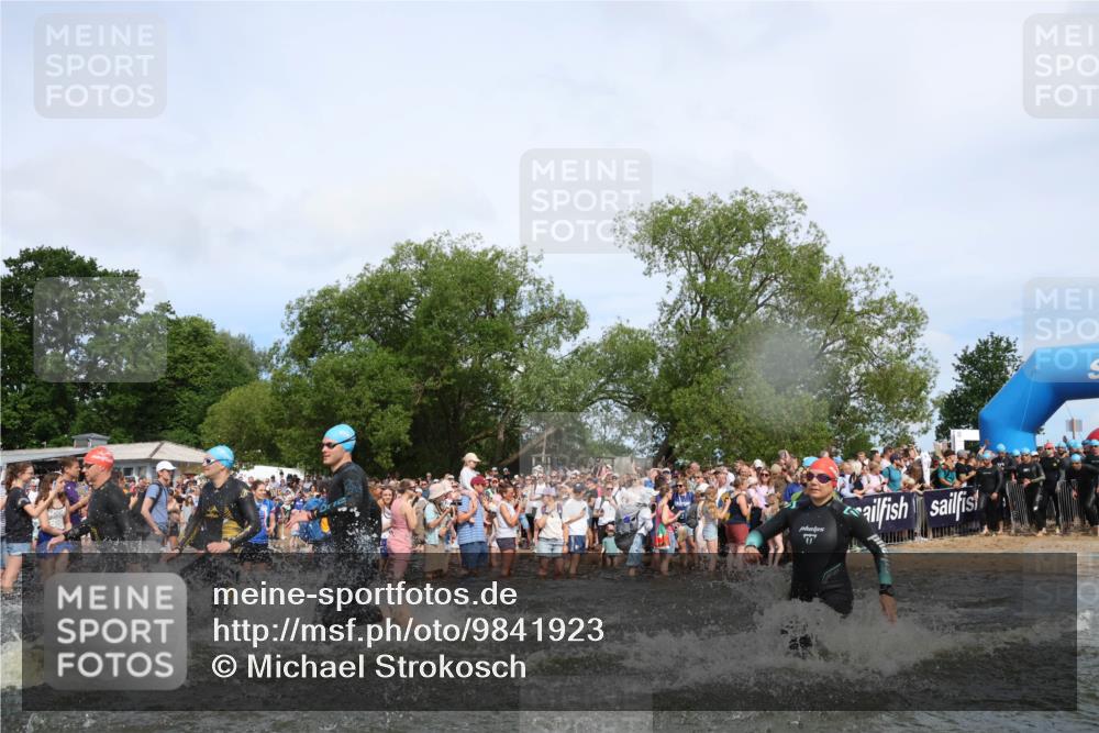 21.06.2026 - Viking Triathlon Michael Strokosch http://msf.ph/oto/9841923 21.06.2026 10:01:59 Schwimmen 30, 43, 55, 221, 226, 238, 265, 380, 394, 446, 524, 606, 625, 648, 664 meine-sportfotos.de