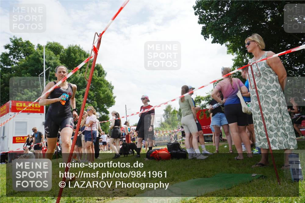 21.06.2026 - 29. Vierlanden-Triathlon LAZAROV Photography http://msf.ph/oto/9841961 21.06.2026 13:15:06 Schwimmen 1137, 1160 meine-sportfotos.de