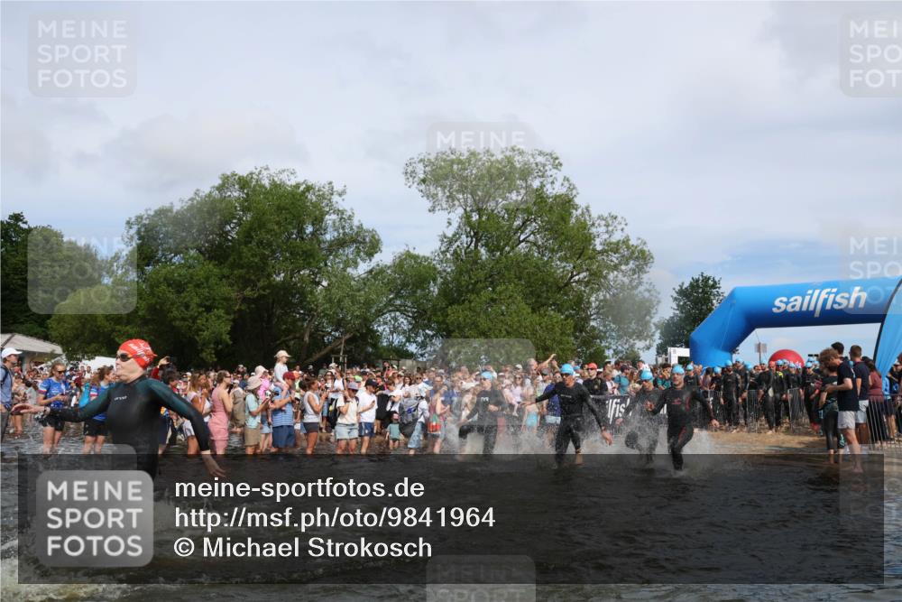 21.06.2026 - Viking Triathlon Michael Strokosch http://msf.ph/oto/9841964 21.06.2026 10:02:07 Schwimmen 43, 55, 90, 154, 221, 226, 380, 394, 410, 446, 501, 524, 606, 625, 660 meine-sportfotos.de