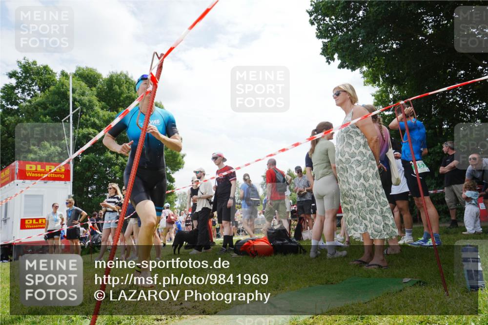 21.06.2026 - 29. Vierlanden-Triathlon LAZAROV Photography http://msf.ph/oto/9841969 21.06.2026 13:16:08 Schwimmen 1141 meine-sportfotos.de