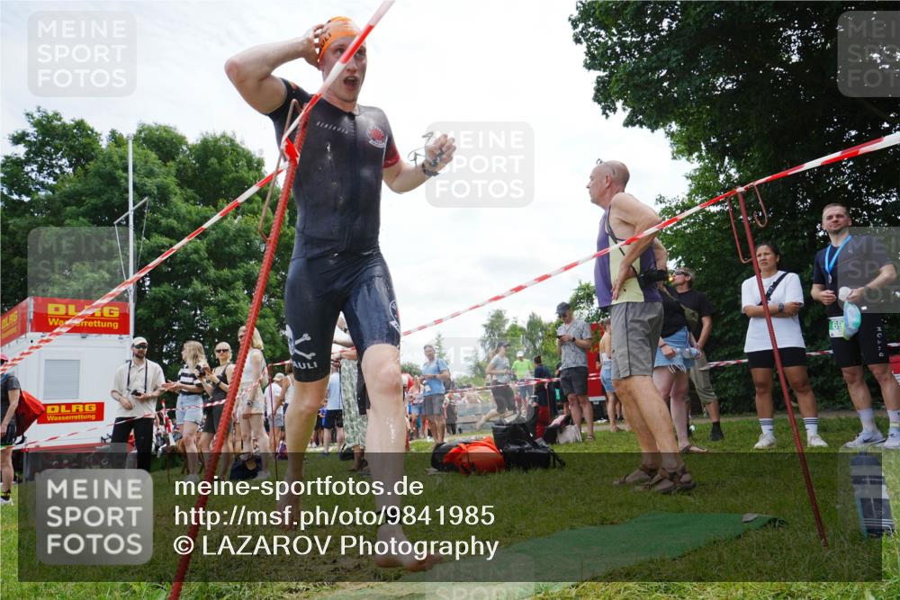 21.06.2026 - 29. Vierlanden-Triathlon LAZAROV Photography http://msf.ph/oto/9841985 21.06.2026 13:23:23 Schwimmen 1101 meine-sportfotos.de