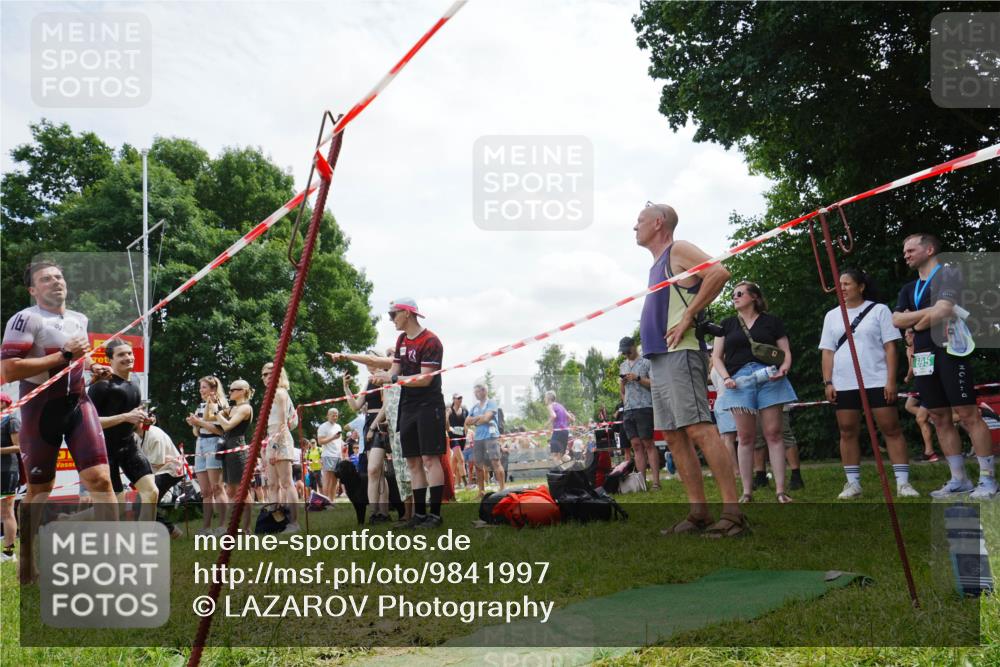 21.06.2026 - 29. Vierlanden-Triathlon LAZAROV Photography http://msf.ph/oto/9841997 21.06.2026 13:23:50 Schwimmen 1191, 1207, 1218 meine-sportfotos.de