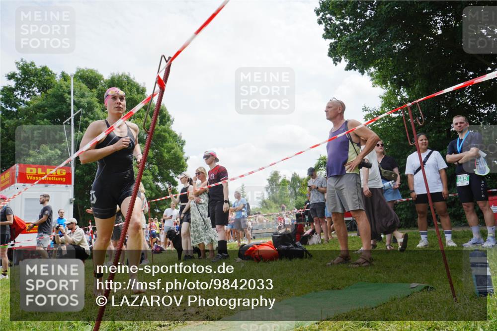 21.06.2026 - 29. Vierlanden-Triathlon LAZAROV Photography http://msf.ph/oto/9842033 21.06.2026 13:23:54 Schwimmen 1191, 1207, 1218 meine-sportfotos.de