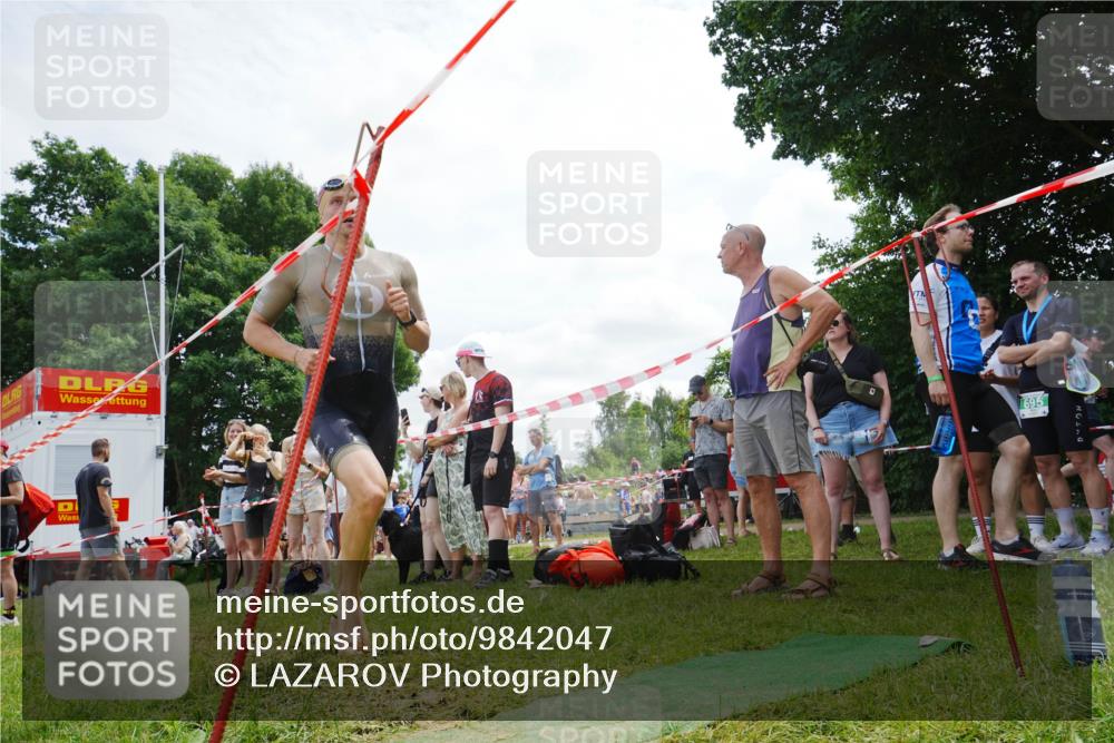 21.06.2026 - 29. Vierlanden-Triathlon LAZAROV Photography http://msf.ph/oto/9842047 21.06.2026 13:24:02 Schwimmen 1173, 1207 meine-sportfotos.de