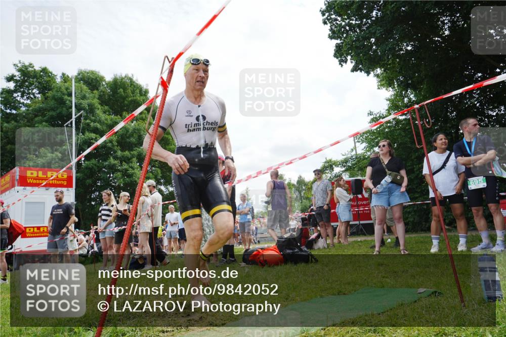 21.06.2026 - 29. Vierlanden-Triathlon LAZAROV Photography http://msf.ph/oto/9842052 21.06.2026 13:24:16 Schwimmen 1187, 1195 meine-sportfotos.de