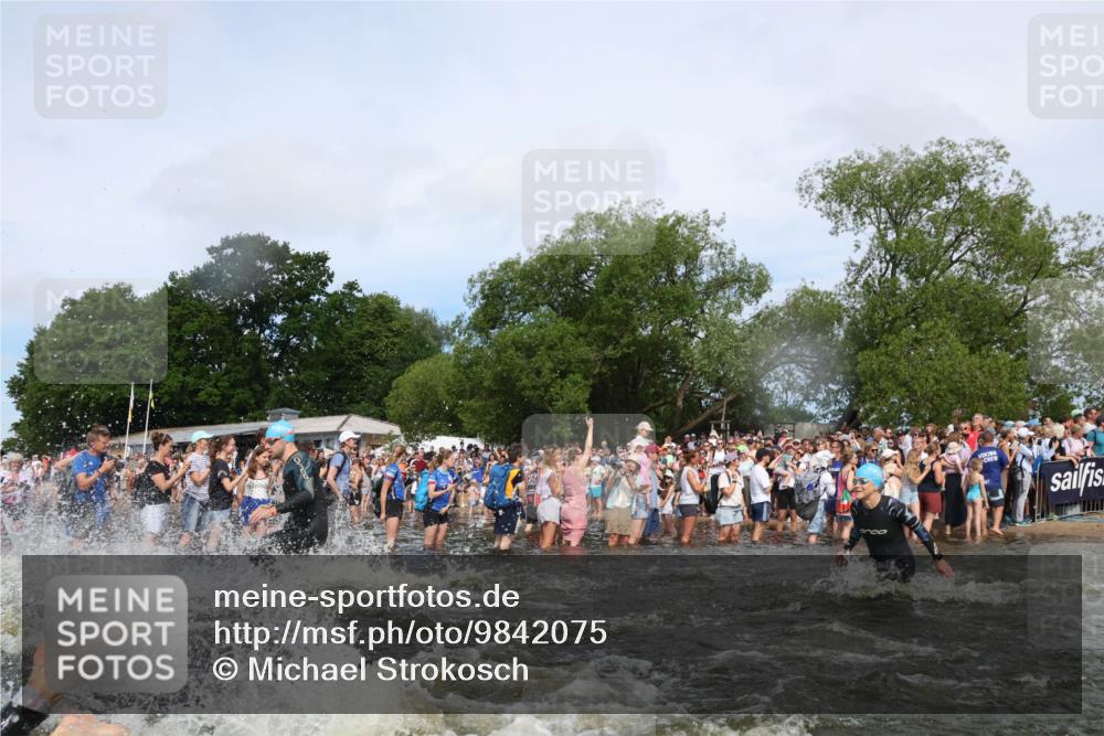 21.06.2026 - Viking Triathlon Michael Strokosch http://msf.ph/oto/9842075 21.06.2026 10:02:25 Schwimmen 47, 87, 126, 136, 142, 220, 255, 325, 360, 392, 430, 490, 604, 651, 655 meine-sportfotos.de