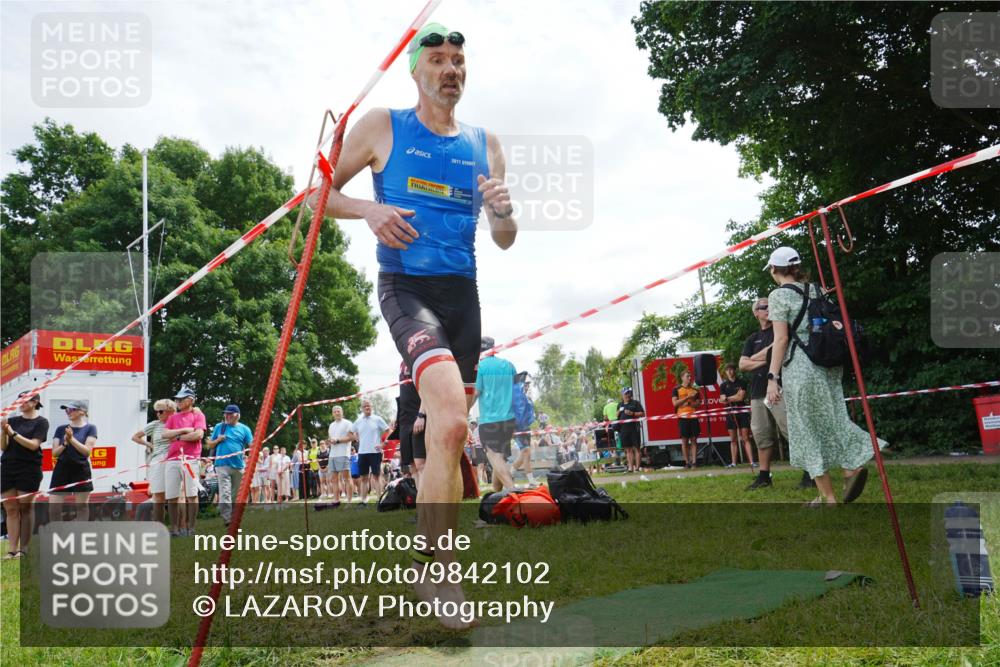 21.06.2026 - 29. Vierlanden-Triathlon LAZAROV Photography http://msf.ph/oto/9842102 21.06.2026 13:26:52 Schwimmen 1175, 1178, 1183, 1184 meine-sportfotos.de
