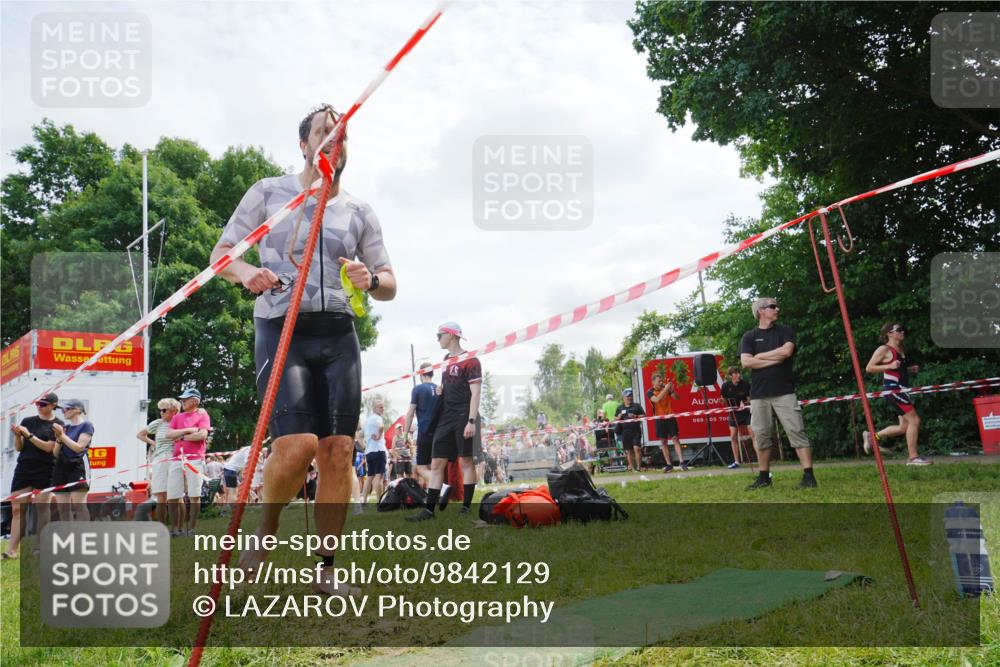 21.06.2026 - 29. Vierlanden-Triathlon LAZAROV Photography http://msf.ph/oto/9842129 21.06.2026 13:27:19 Schwimmen 1095, 1098, 1199, 1224 meine-sportfotos.de