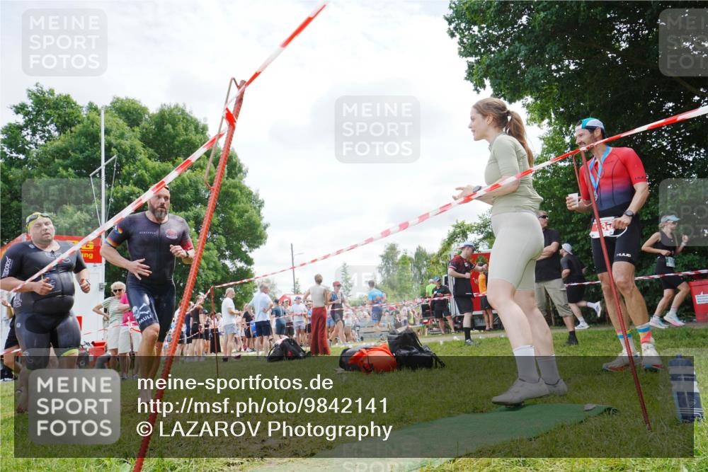 21.06.2026 - 29. Vierlanden-Triathlon LAZAROV Photography http://msf.ph/oto/9842141 21.06.2026 13:27:34 Schwimmen 1171, 1202, 1210 meine-sportfotos.de