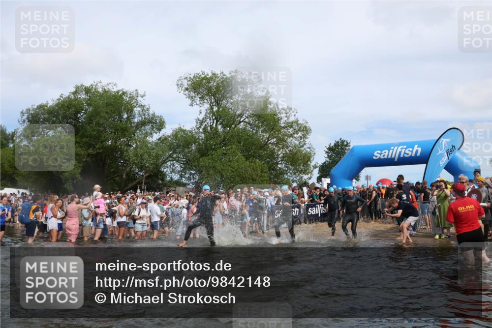 21.06.2026 - Viking Triathlon Michael Strokosch http://msf.ph/oto/9842148 21.06.2026 10:02:38 Schwimmen 16, 83, 99, 100, 126, 186, 220, 325, 372, 386, 440, 462, 485, 513, 560, 579, 604, 636, 653 meine-sportfotos.de