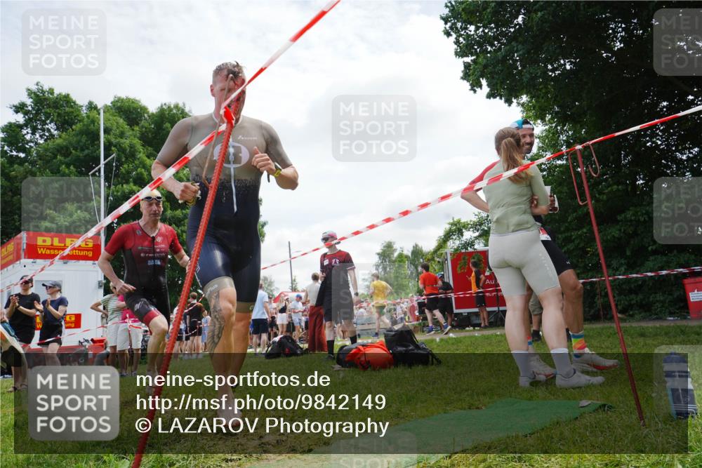 21.06.2026 - 29. Vierlanden-Triathlon LAZAROV Photography http://msf.ph/oto/9842149 21.06.2026 13:27:41 Schwimmen 1168, 1202, 1210, 1226 meine-sportfotos.de