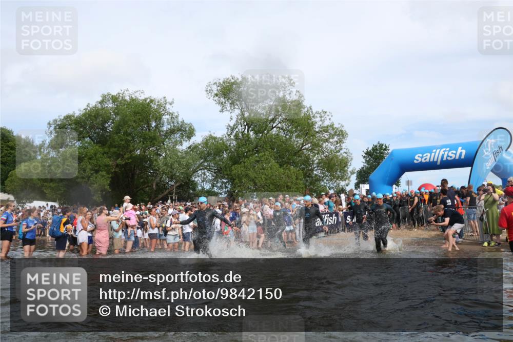 21.06.2026 - Viking Triathlon Michael Strokosch http://msf.ph/oto/9842150 21.06.2026 10:02:38 Schwimmen 16, 83, 99, 100, 126, 186, 220, 325, 372, 386, 440, 462, 485, 513, 560, 579, 604, 636, 653 meine-sportfotos.de